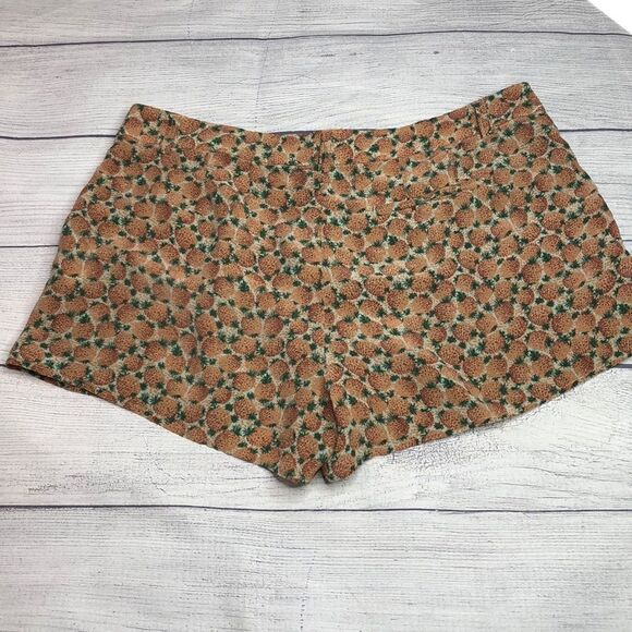 Joie Barnaby Beige Pineapple Print Silk Shorts Size 6 - Picture 5 of 7